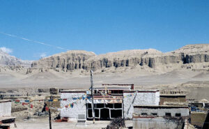 White Temple, Tholing